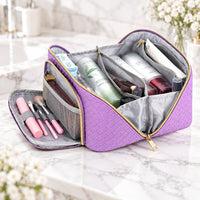 Trousse de maquillage lilas grande ouverte, avec ses compartiments